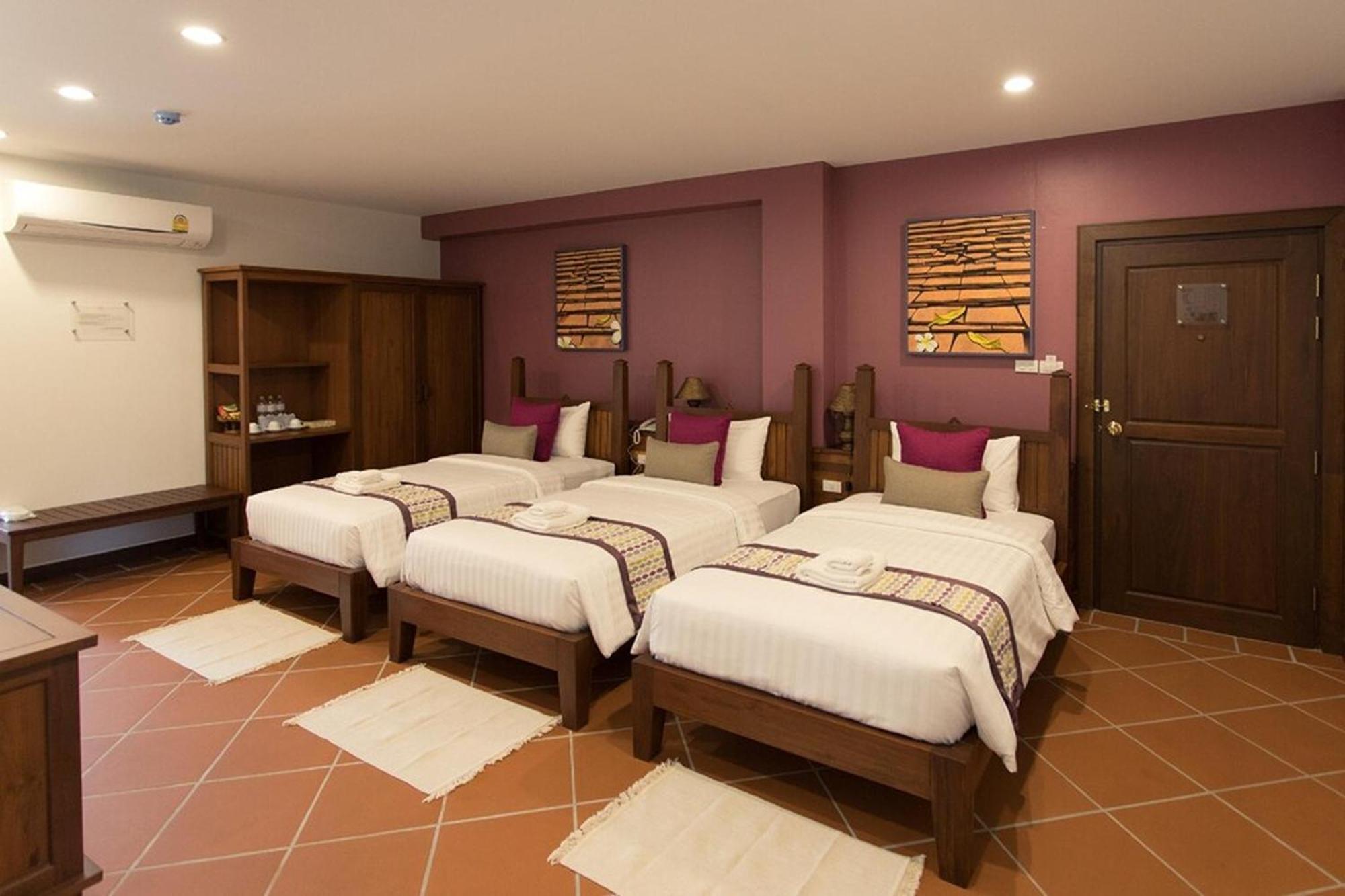 Hotel Sanpakoi 3*