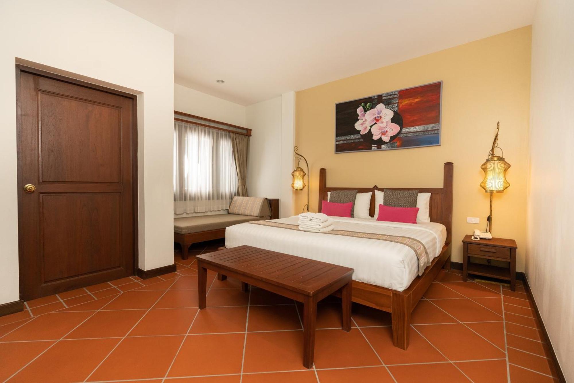 Hotel Sanpakoi