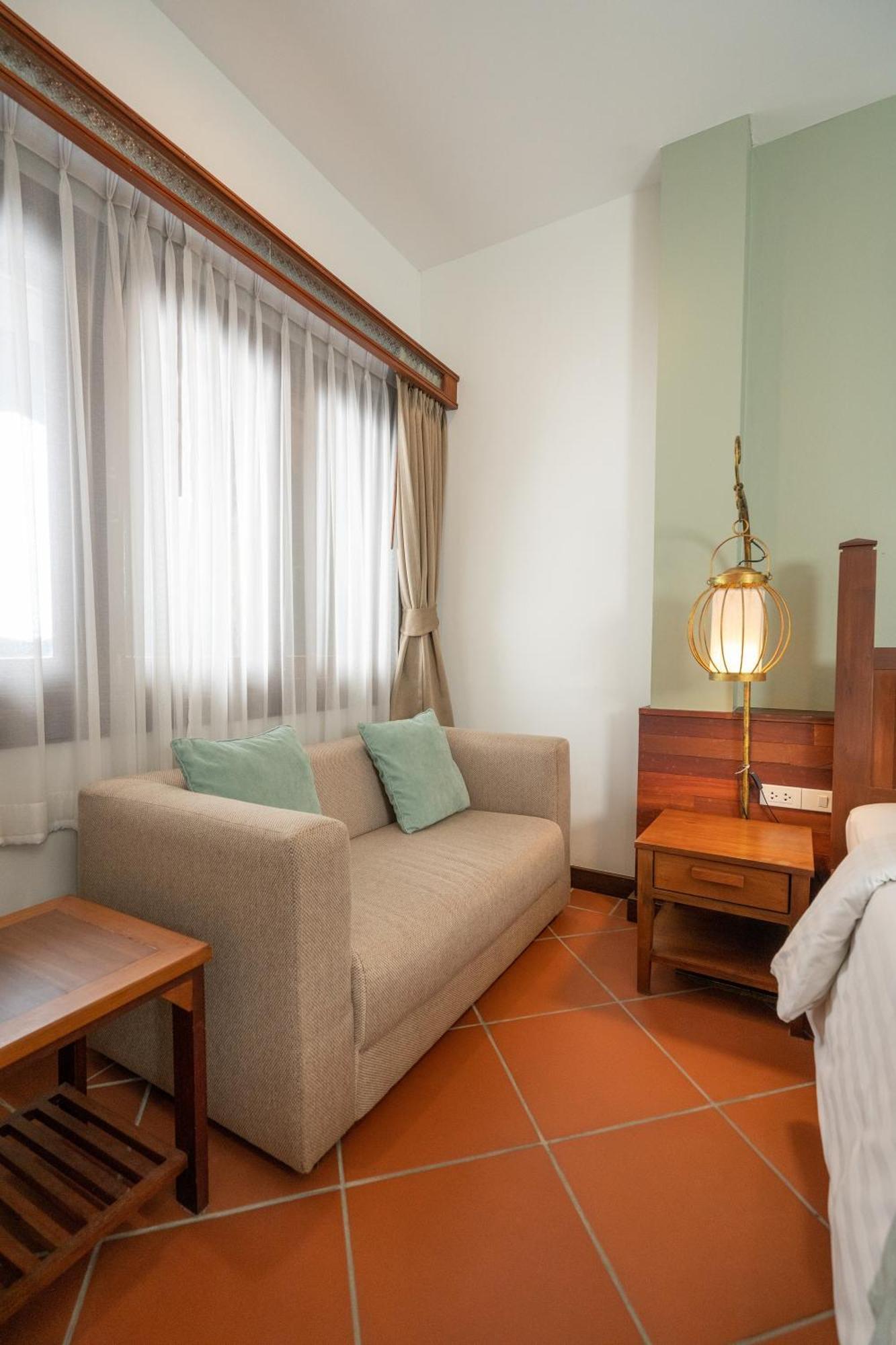 Hotel Sanpakoi 3*