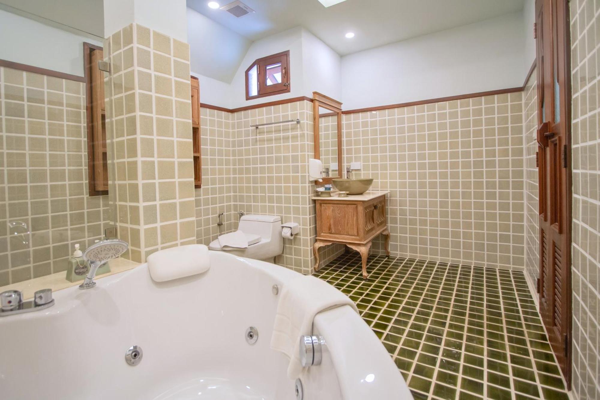 Rich Garden House Hotel