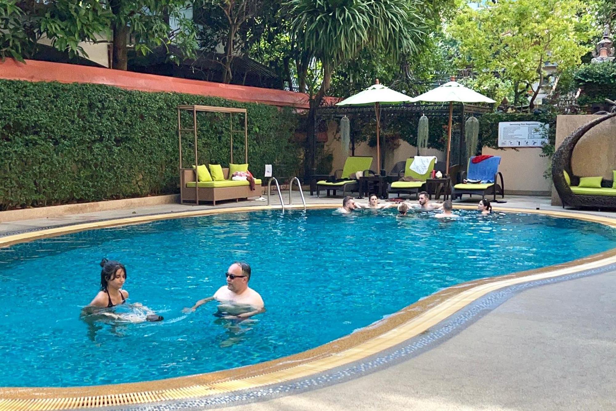 Hotel At 4*