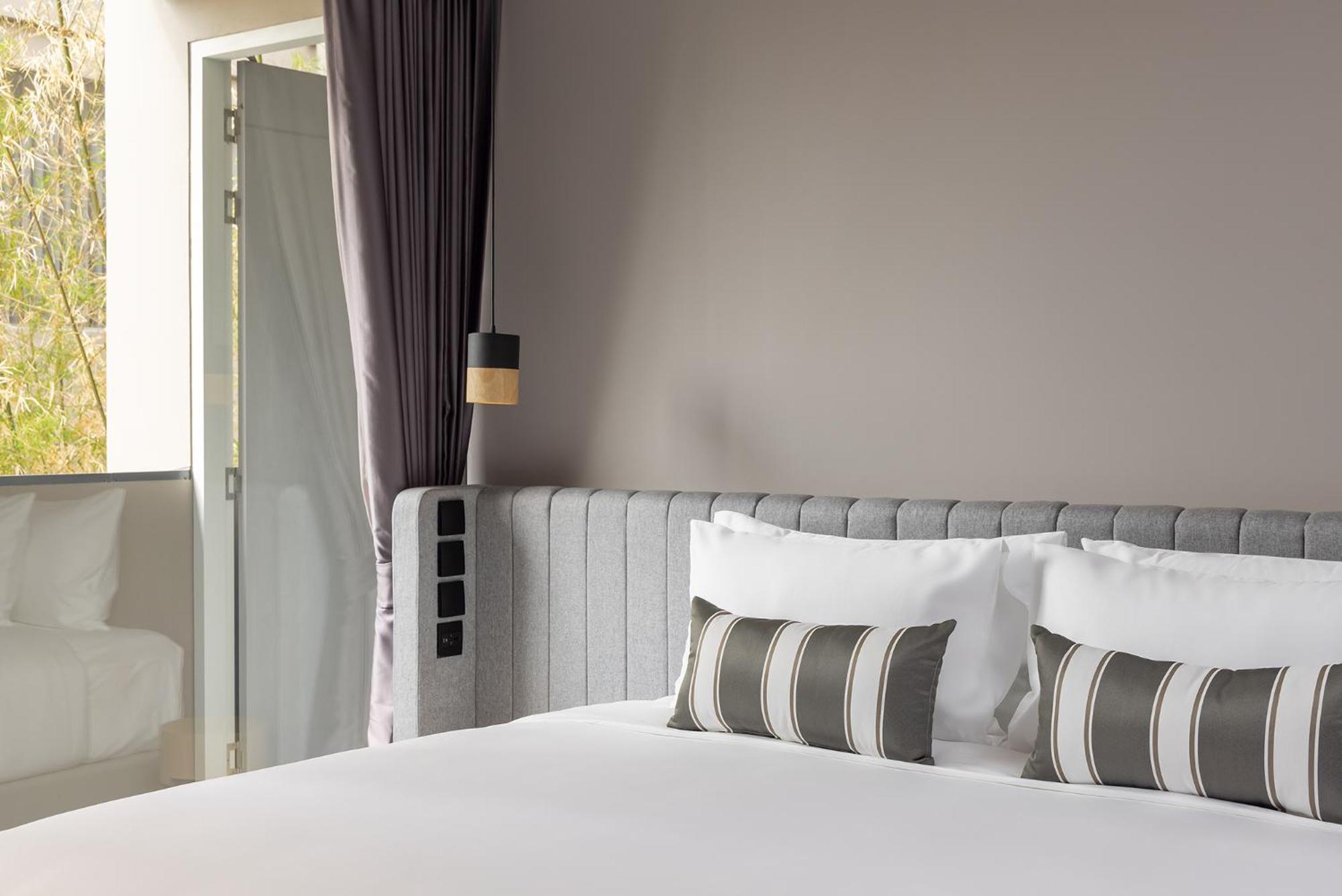 Travelodge Nimman Hotel