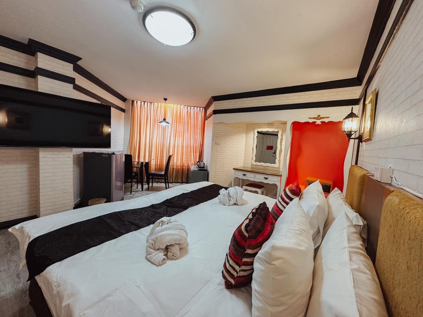Hotel De Khuvieng 3*