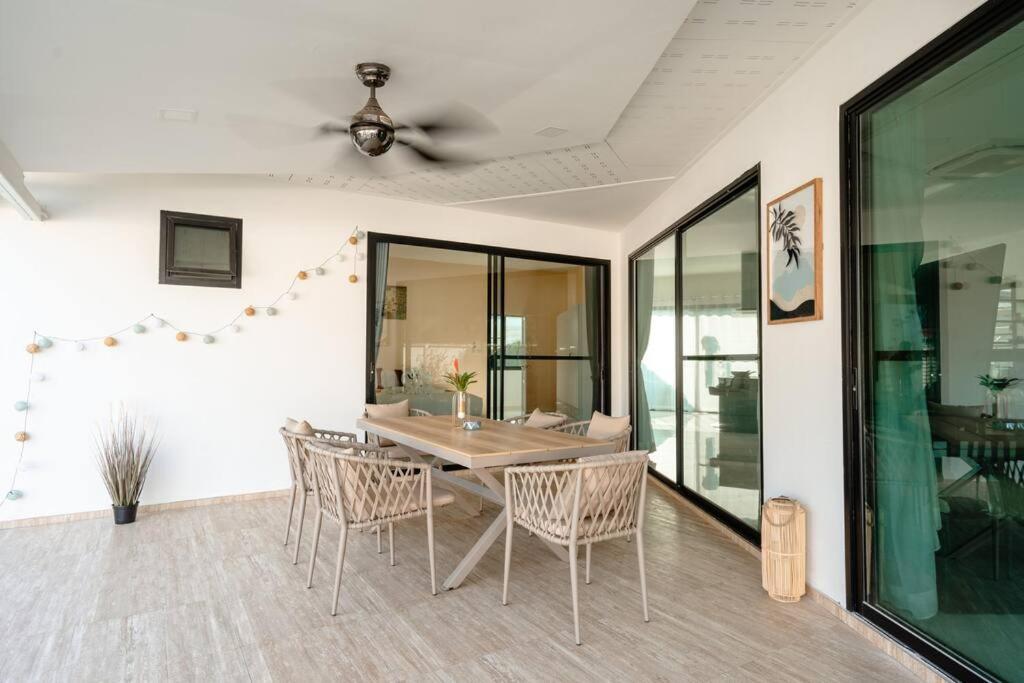 Villa Aura *