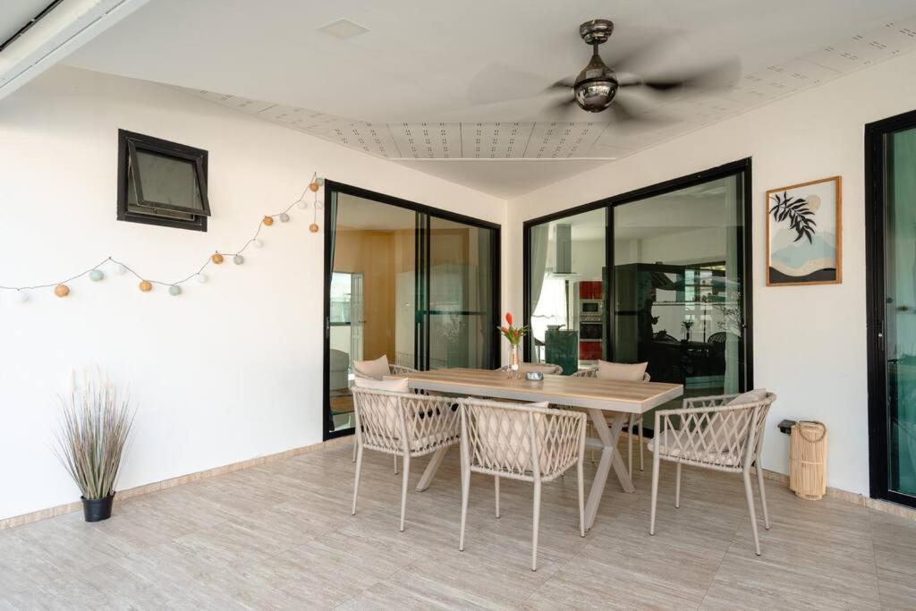 Villa Aura