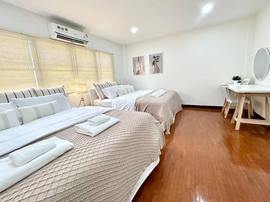 Cozy House In Old Town Phrasing / Walking Street Holiday home Chiang Mai