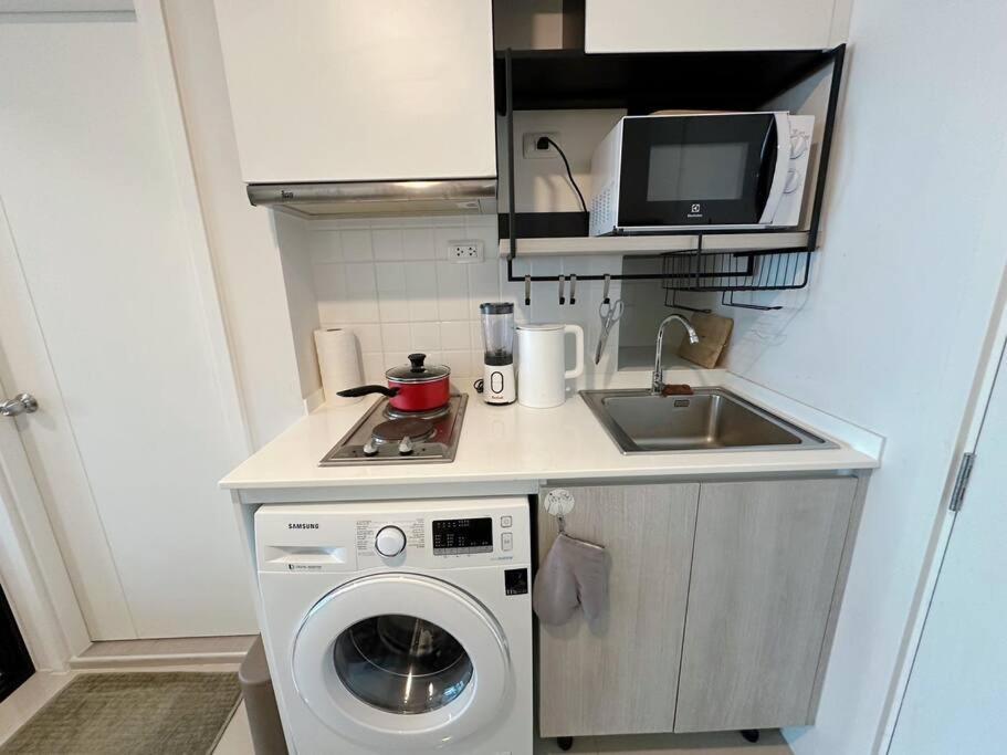 Comfort, Convenience,department Store Area. Apartment Chiang Mai