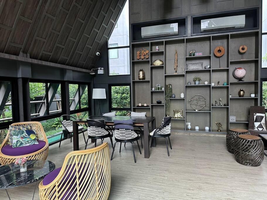 Apartment Comfort, Convenience,department Store Area. Chiang Mai