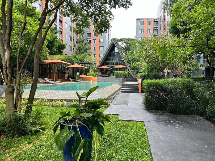 Comfort, Convenience,department Store Area. Apartment Chiang Mai