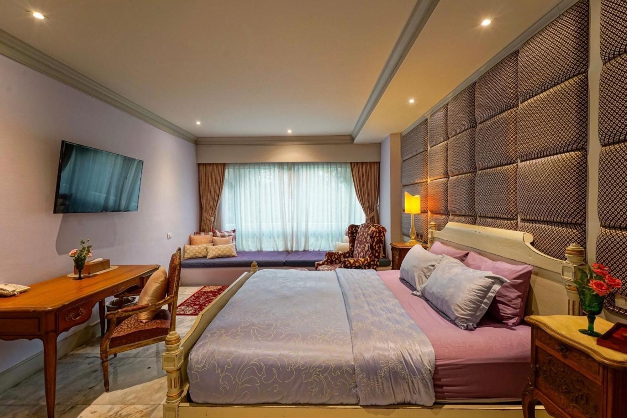 At Pingnakorn Riverside Hotel Chiang Mai