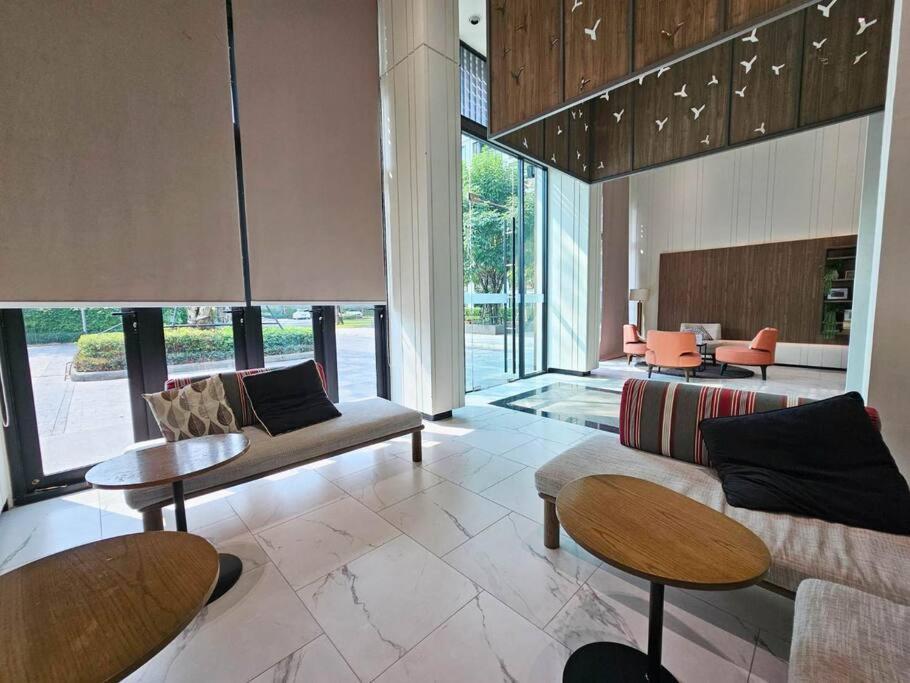 D Ping: Amazing Swimming Pool, Festival Apartamento *