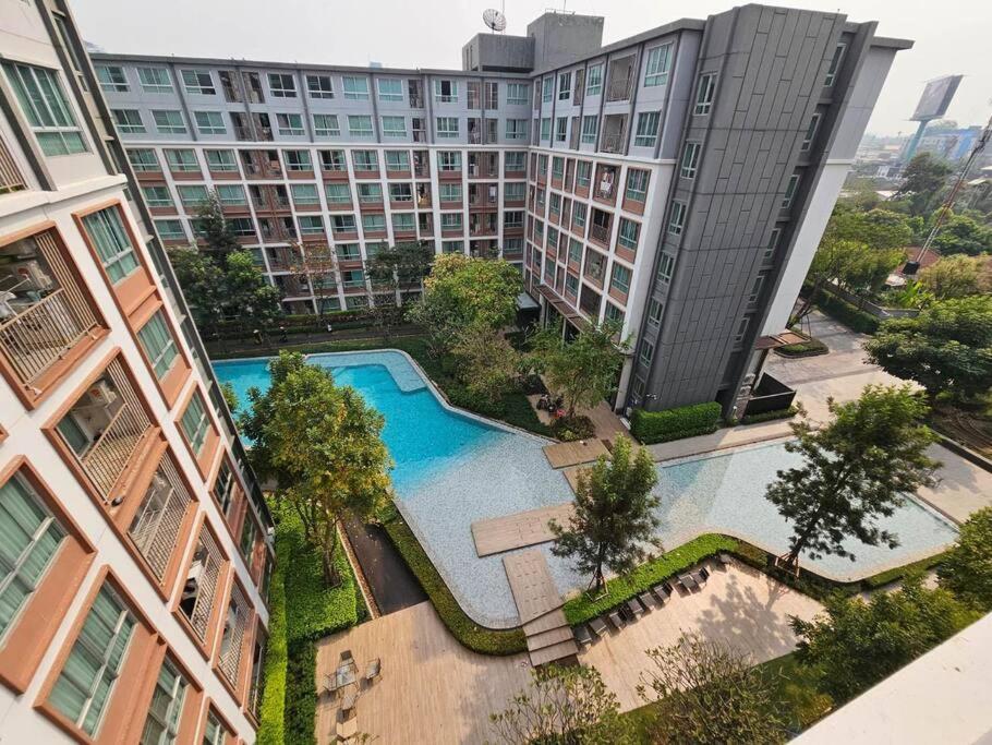 D Ping: Amazing Swimming Pool, Festival Apartamento *