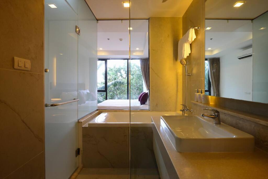 Specious Luxury 2 Bedrooms Apt. Appartement *