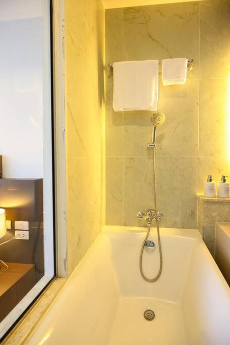 Specious Luxury 2 Bedrooms Apt. Appartement *