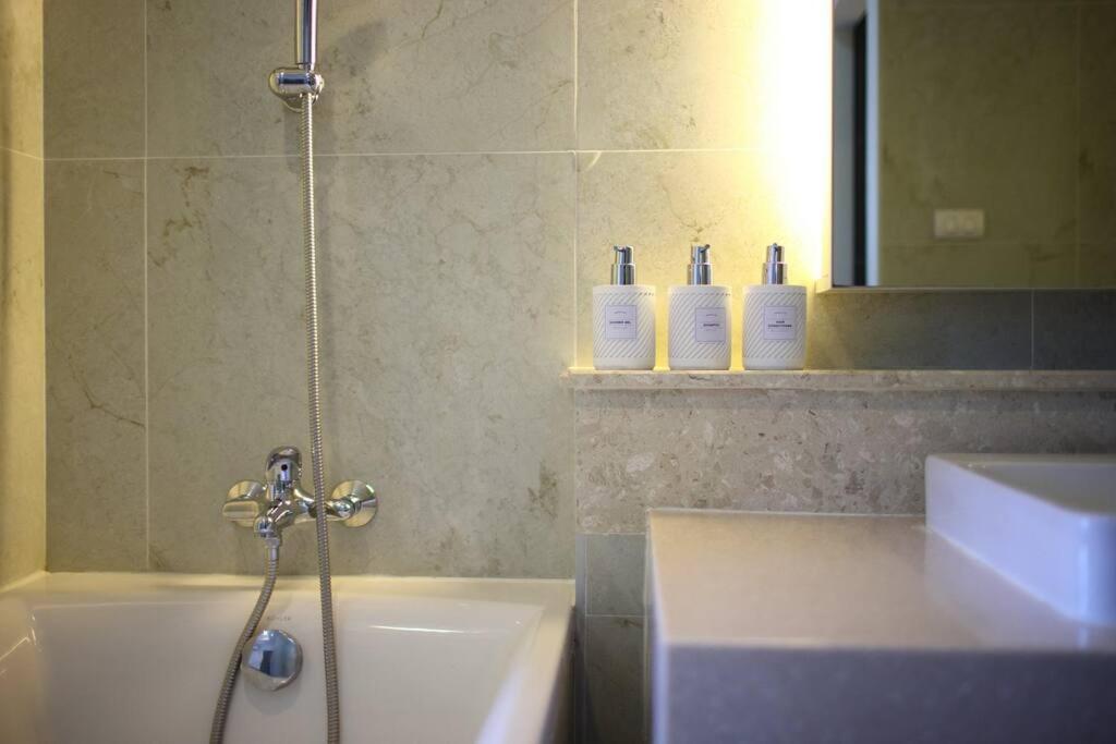Specious Luxury 2 Bedrooms Apt. * Chiang Mai