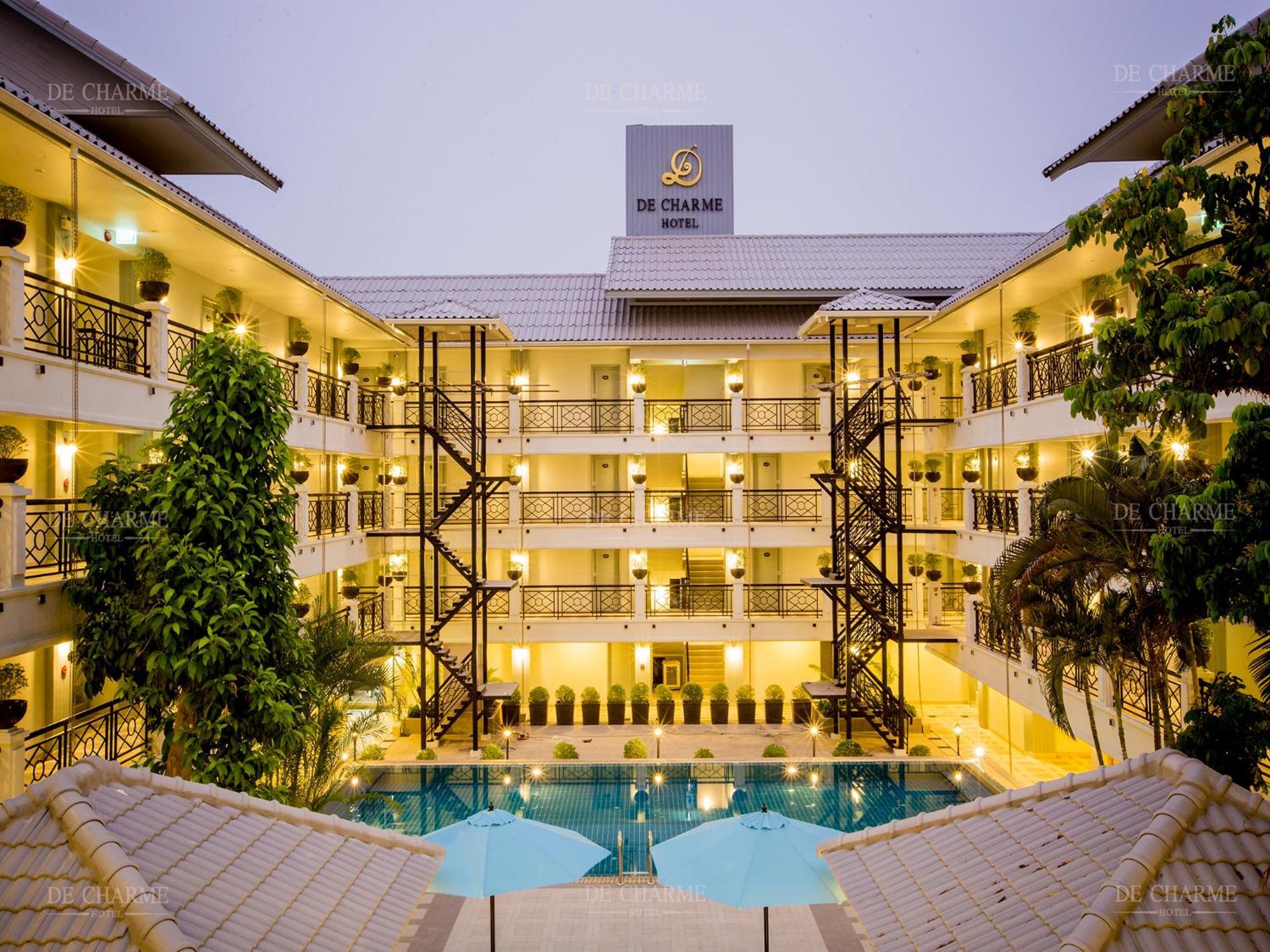 Hotel Decharme 4*