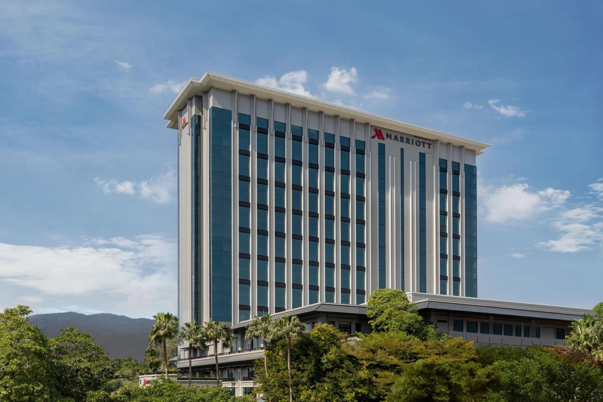 Marriott Hotel 5*