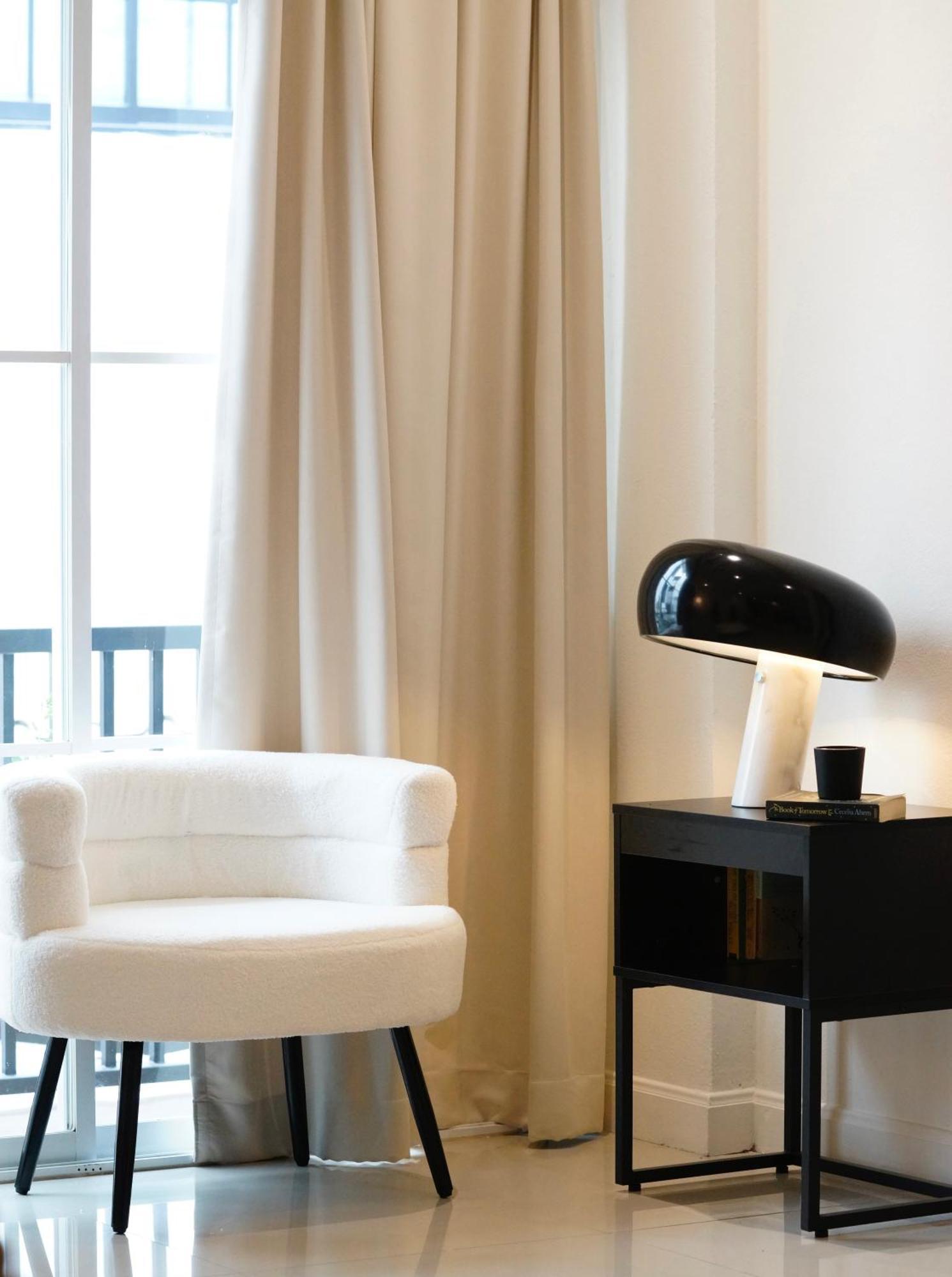 Apartment White Wood Nimman *