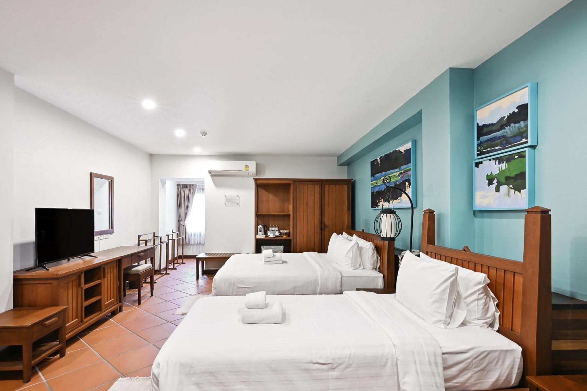 Sanpakoi Hotel 3*