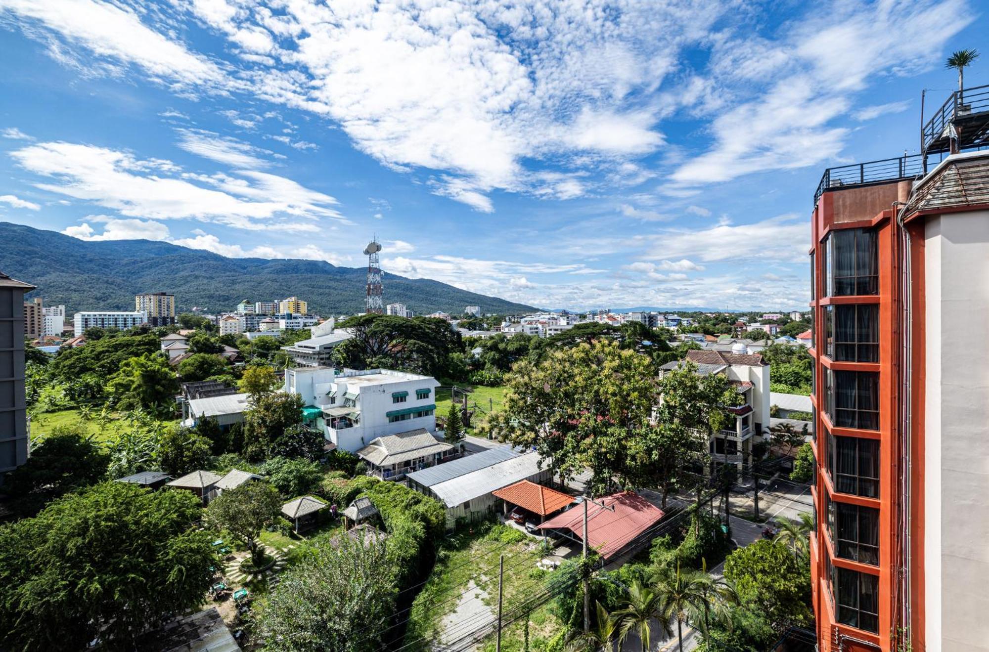Hotel Cross Vibe Decem Nimman Chiang Mai