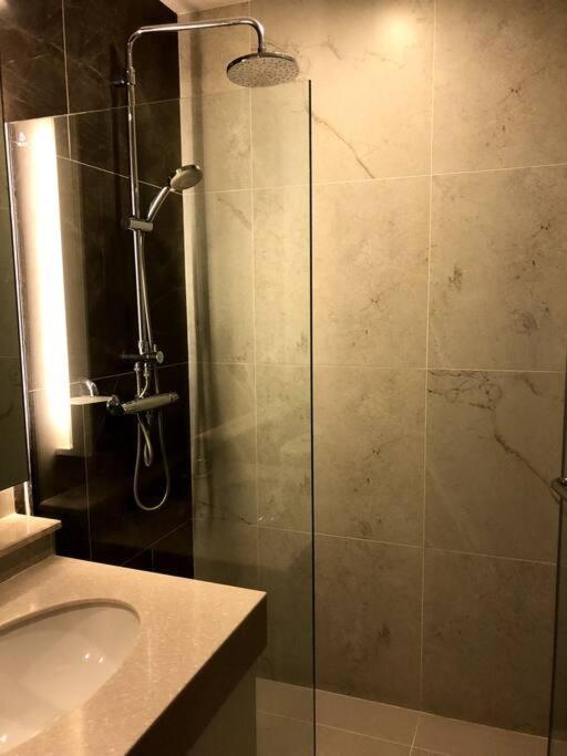 Appartement 1 Bed 1 Bath - Serviced Near Center With Rooftop Pool And Gym *