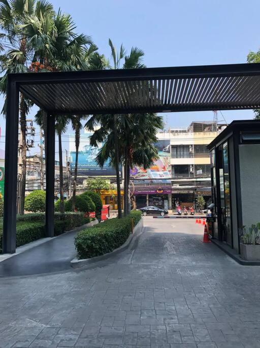 1 Bed 1 Bath - Serviced Near Center With Rooftop Pool And Gym Appartement Chiang Mai