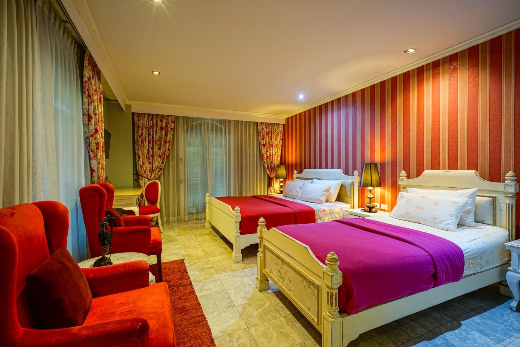 Hotel At Pingnakorn Huaykaew