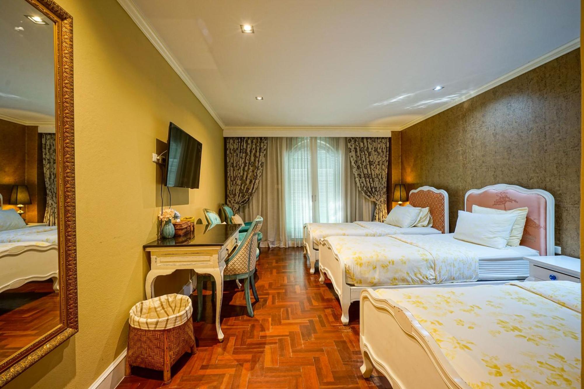 Hotel At Pingnakorn Huaykaew 4*