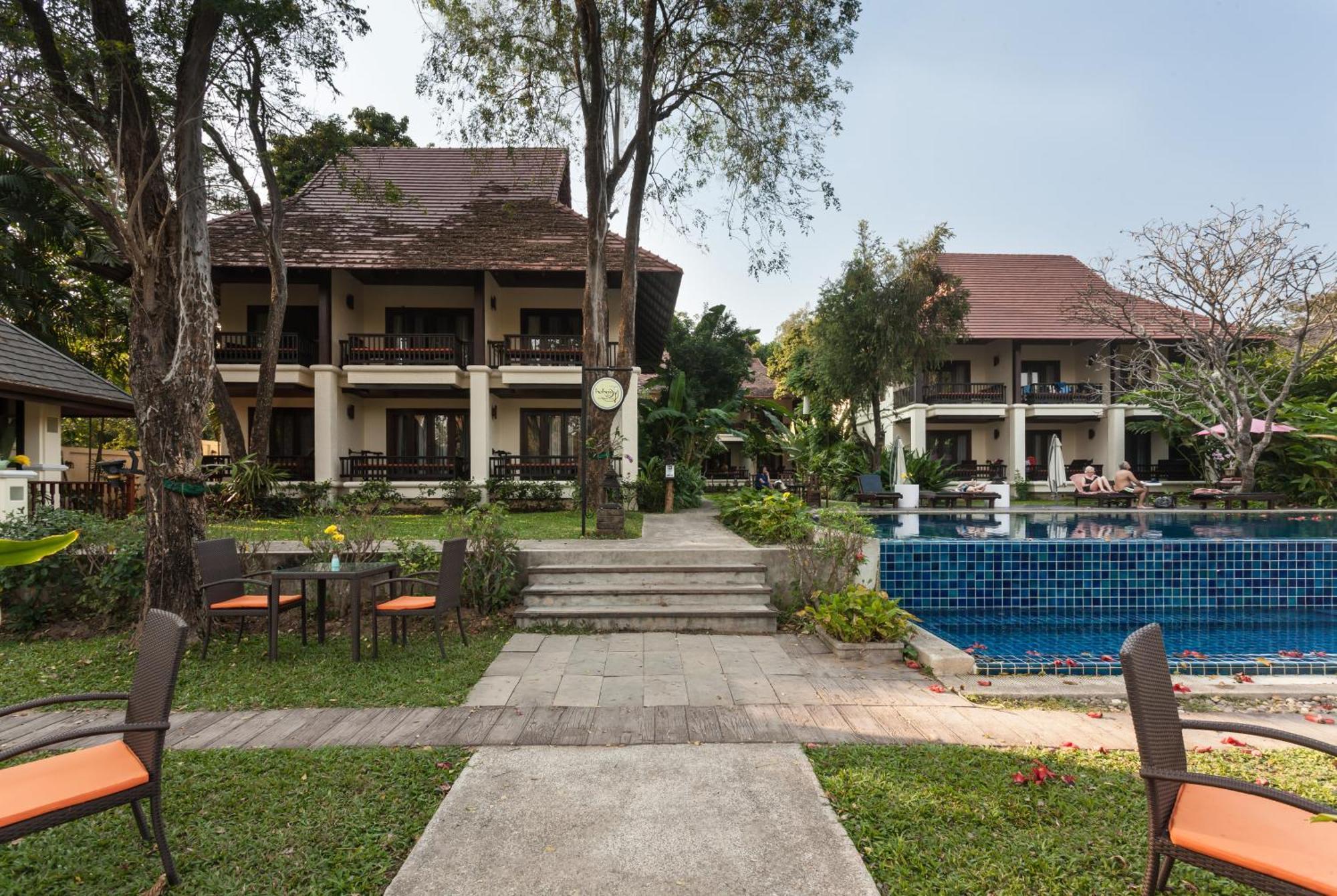 Lanna Dusita Riverside Boutique Resort 4*