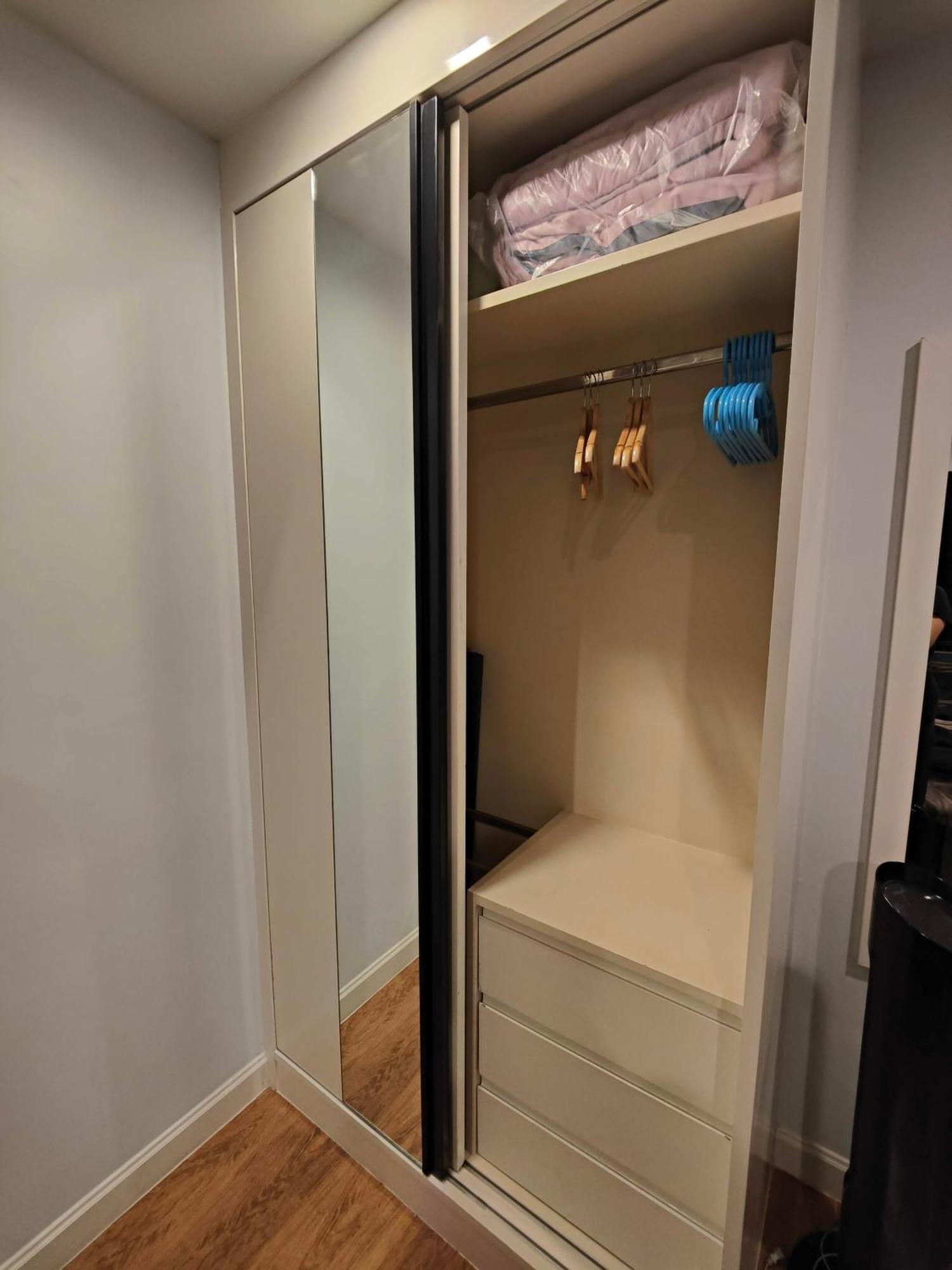 Family With Massage Chair Apartment *