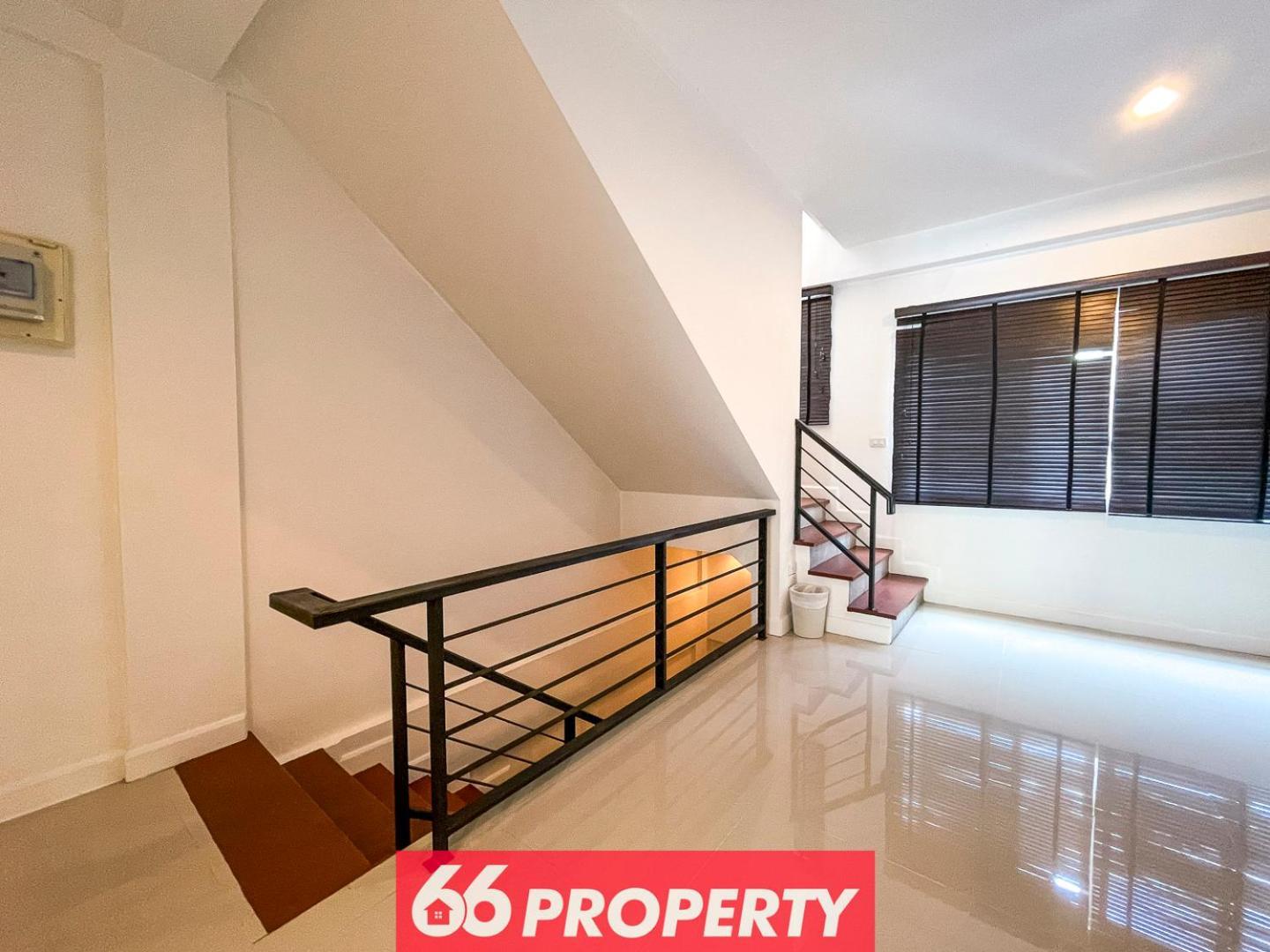 Holiday home Stylish Townhouse In Nimman Area With Full Kitchen *