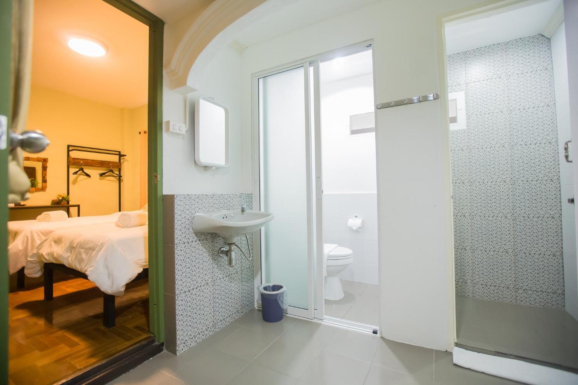 Iroom Boutique House Bed & Breakfast 2*