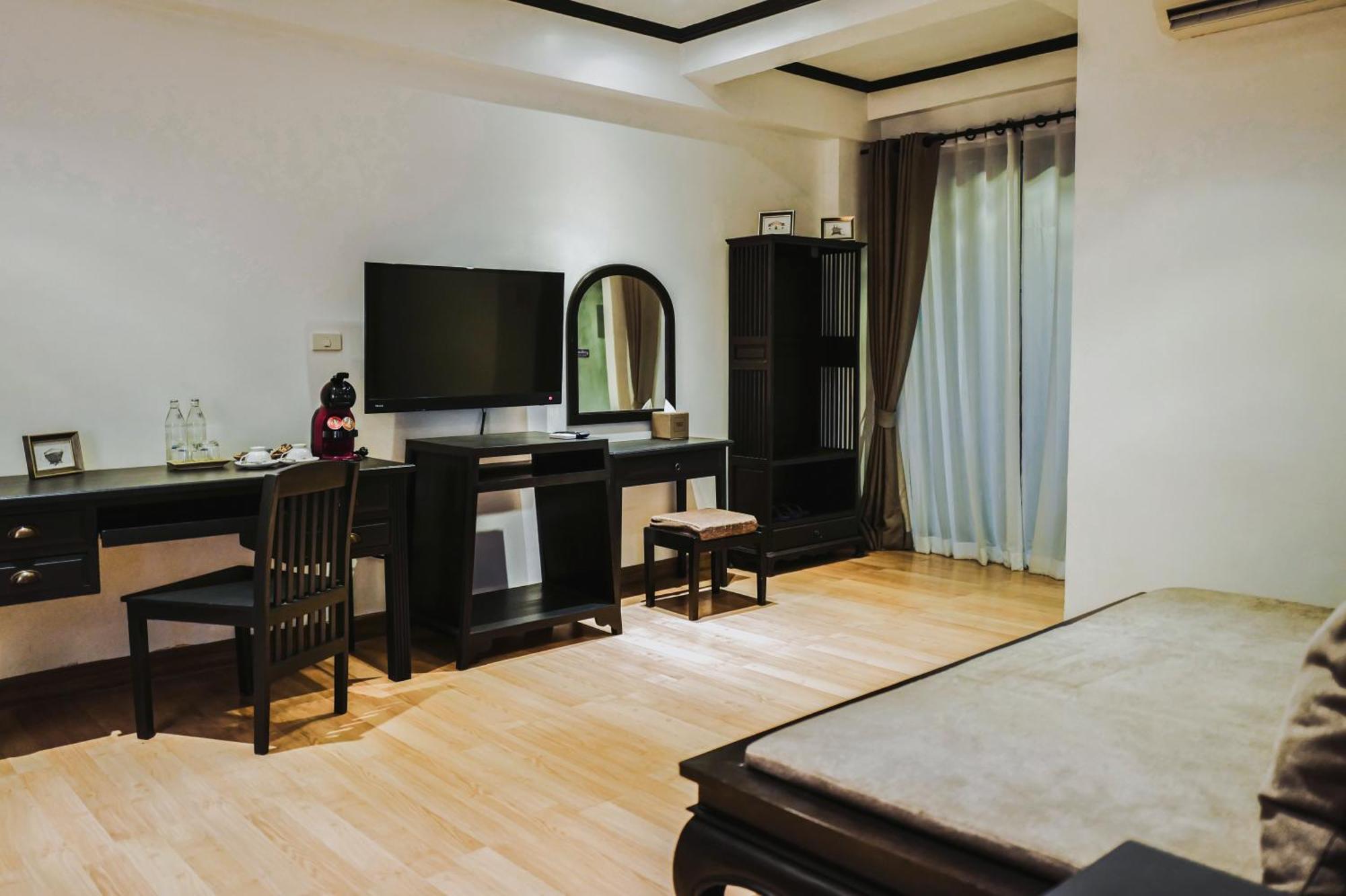 Thee Kashatharn By Th District Hotel