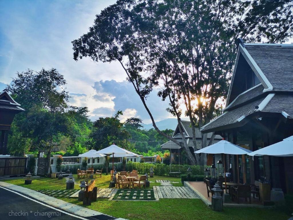 Ruean Racha Resort