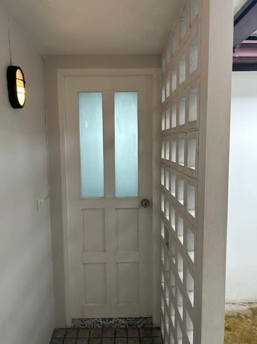 Cozy 2 Bed Full Furnished Town House Near Airport *