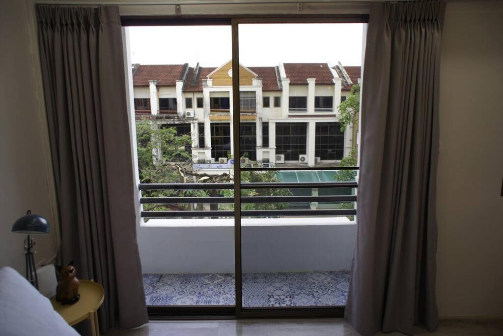 Cozy 2 Bed Full Furnished Town House Near Airport