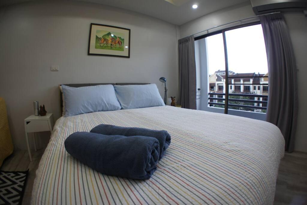 Cozy 2 Bed Full Furnished Town House Near Airport Apartment