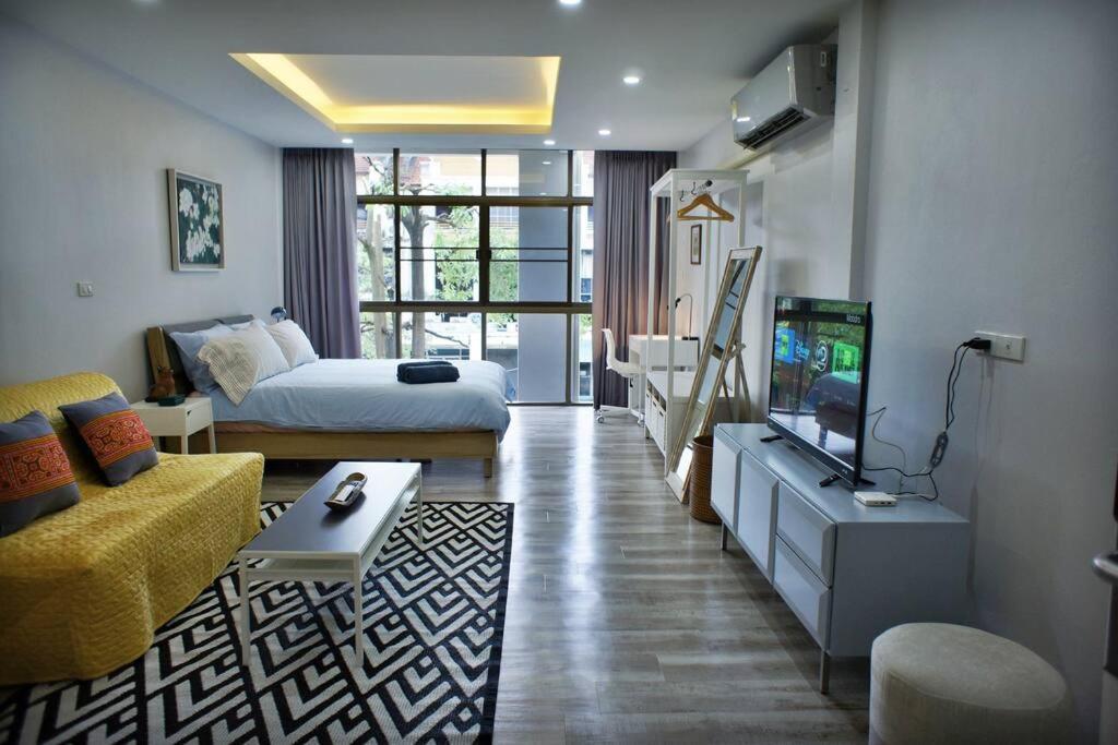 Cozy 2 Bed Full Furnished Town House Near Airport