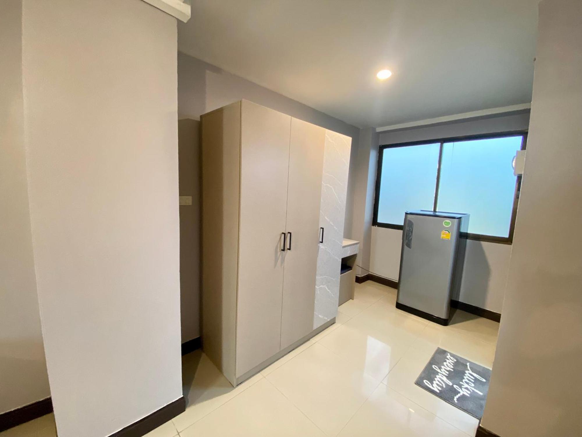 Townhome 3 Beds 3 Baths Peaceful Full Funiture&air Con *