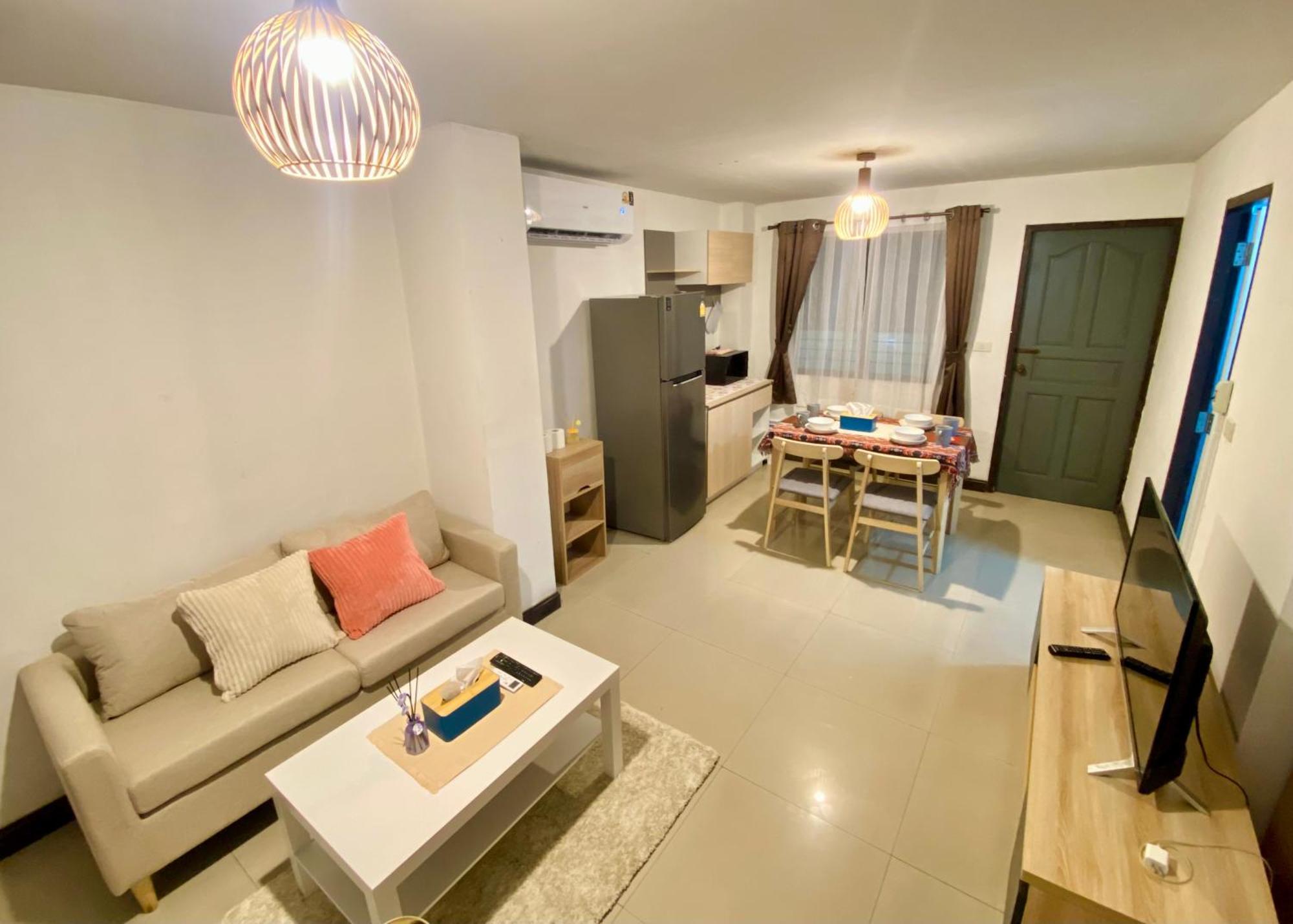 Townhome 3 Beds 3 Baths Peaceful Full Funiture&air Con * Chiang Mai