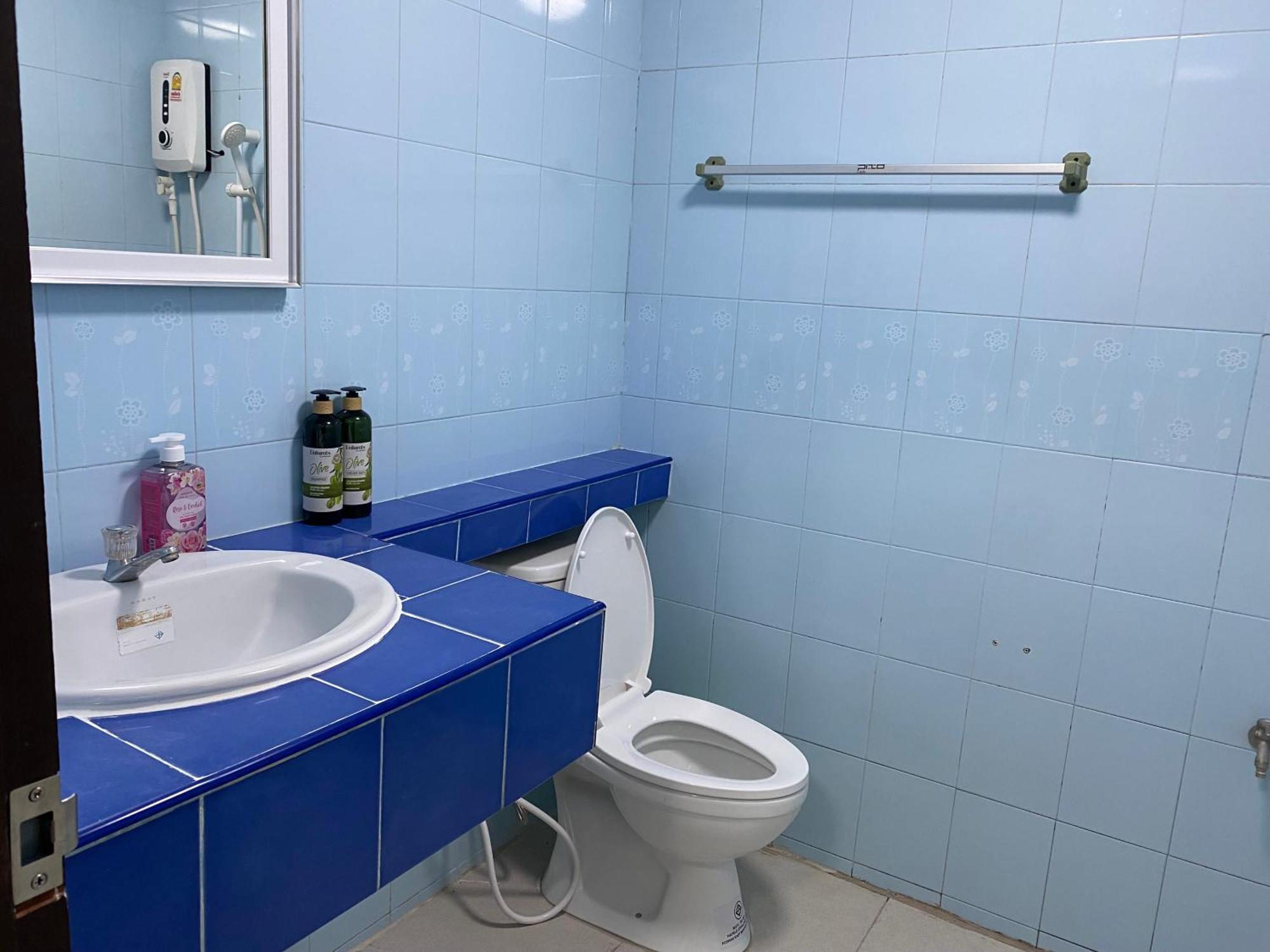 Townhome 3 Beds 3 Baths Peaceful Full Funiture&air Con Chiang Mai