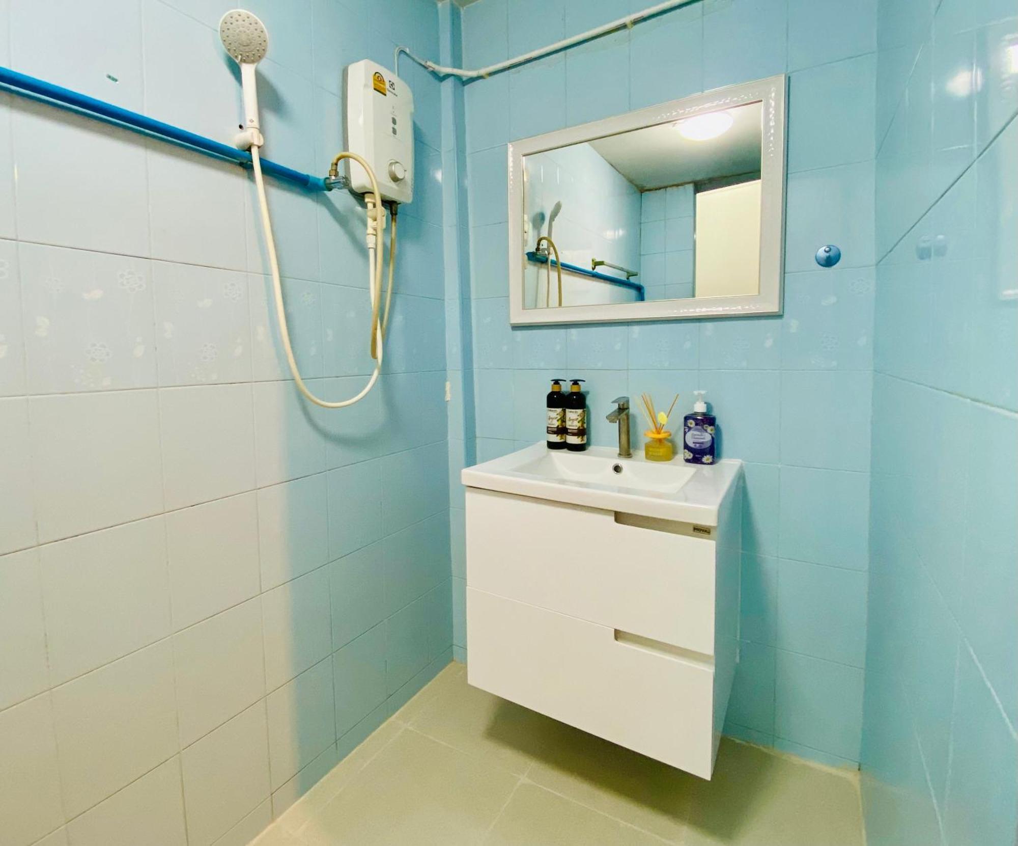 Apartment Townhome 3 Beds 3 Baths Peaceful Full Funiture&air Con