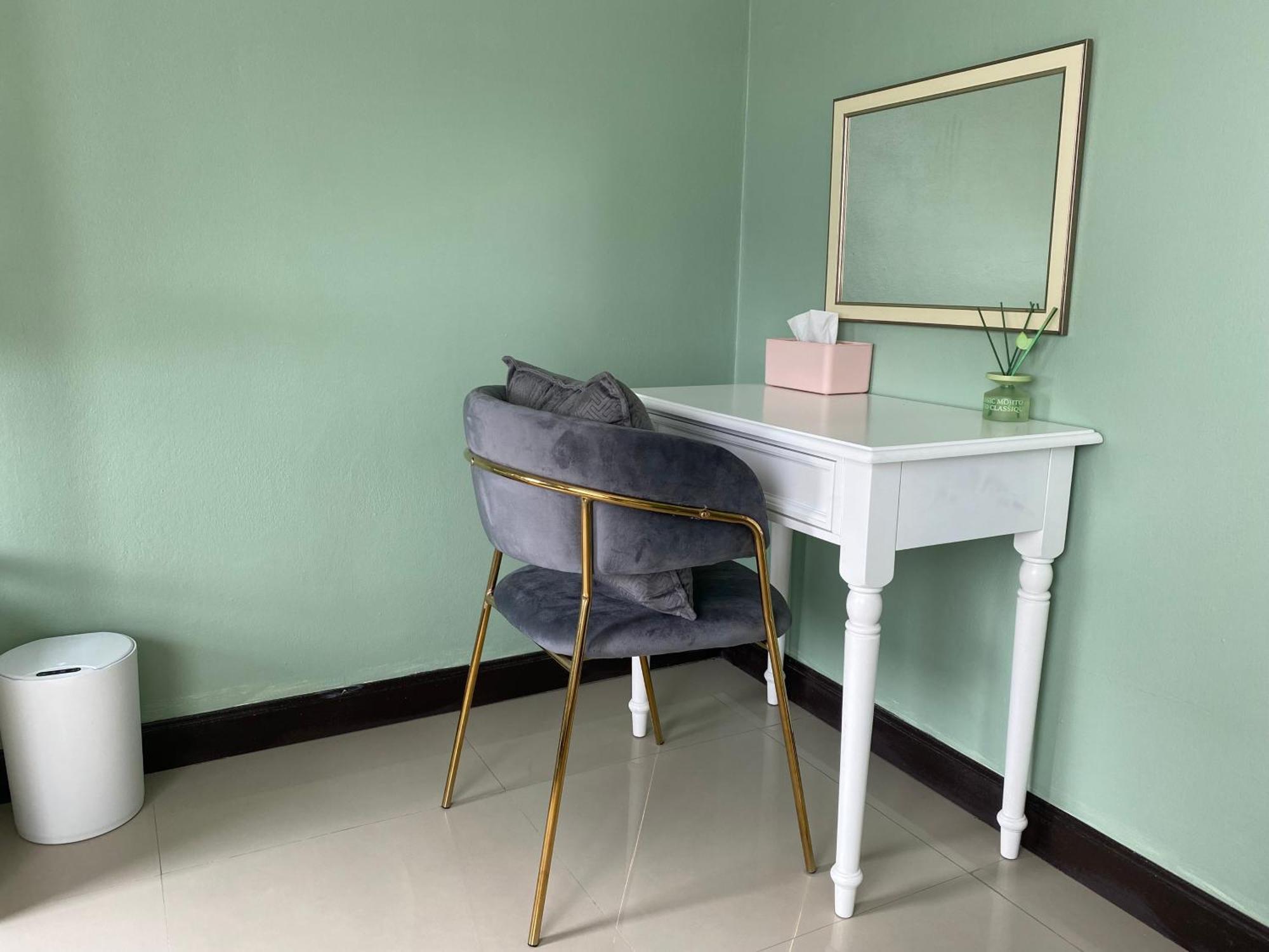 Apartment Townhome 3 Beds 3 Baths Peaceful Full Funiture&air Con *