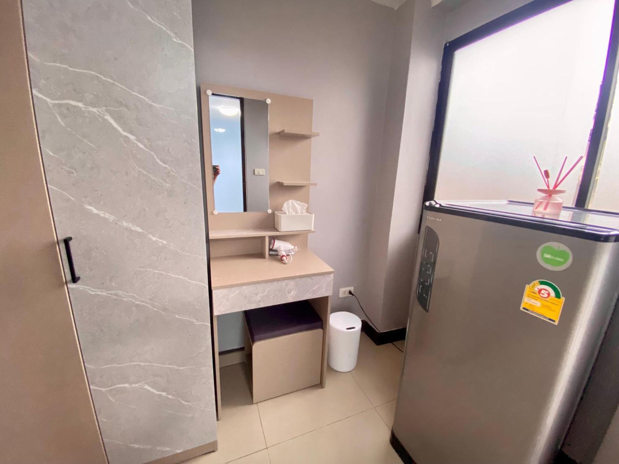 Townhome 3 Beds 3 Baths Peaceful Full Funiture&air Con Apartment Chiang Mai