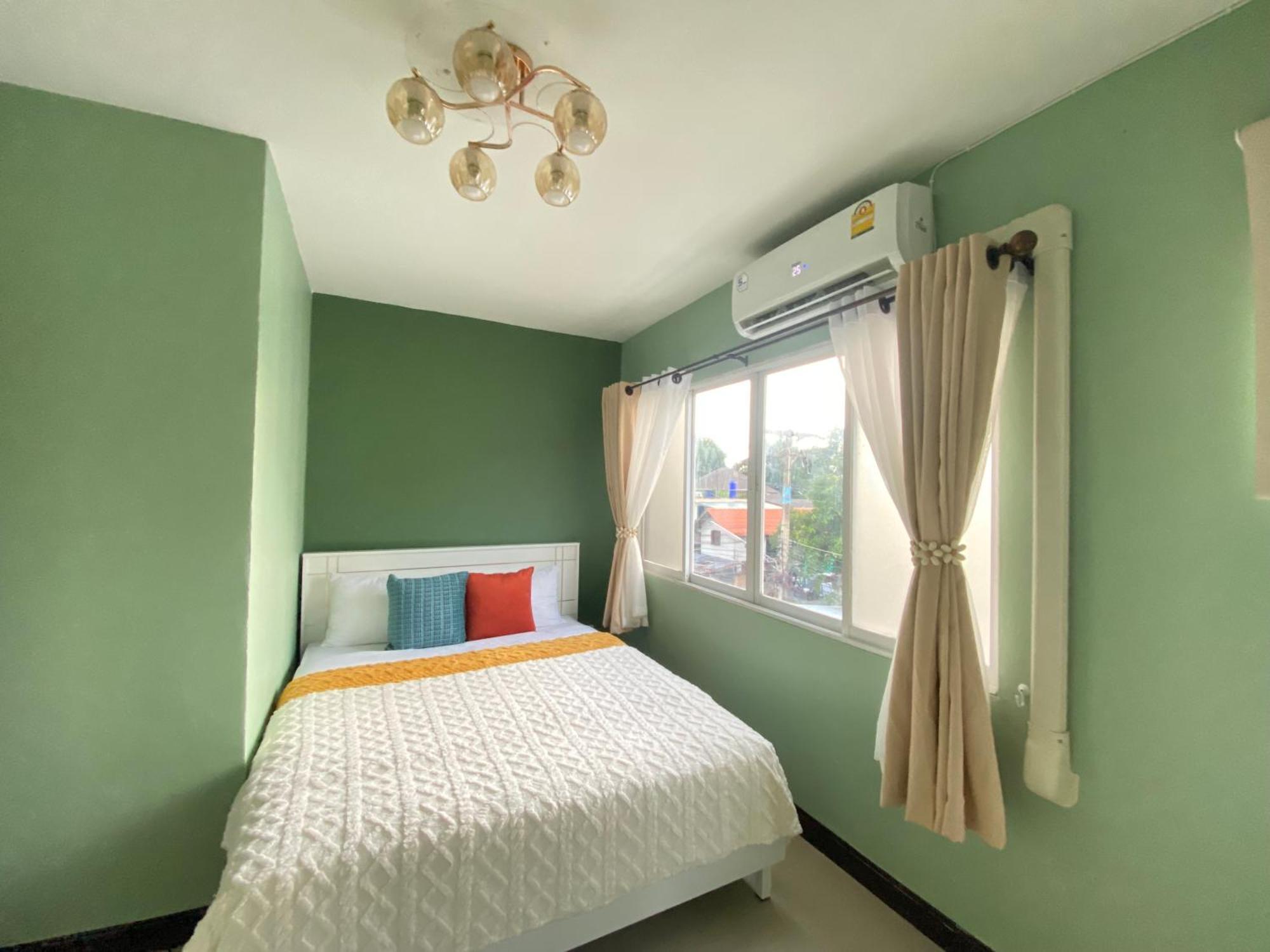 Townhome 3 Beds 3 Baths Peaceful Full Funiture&air Con * Chiang Mai