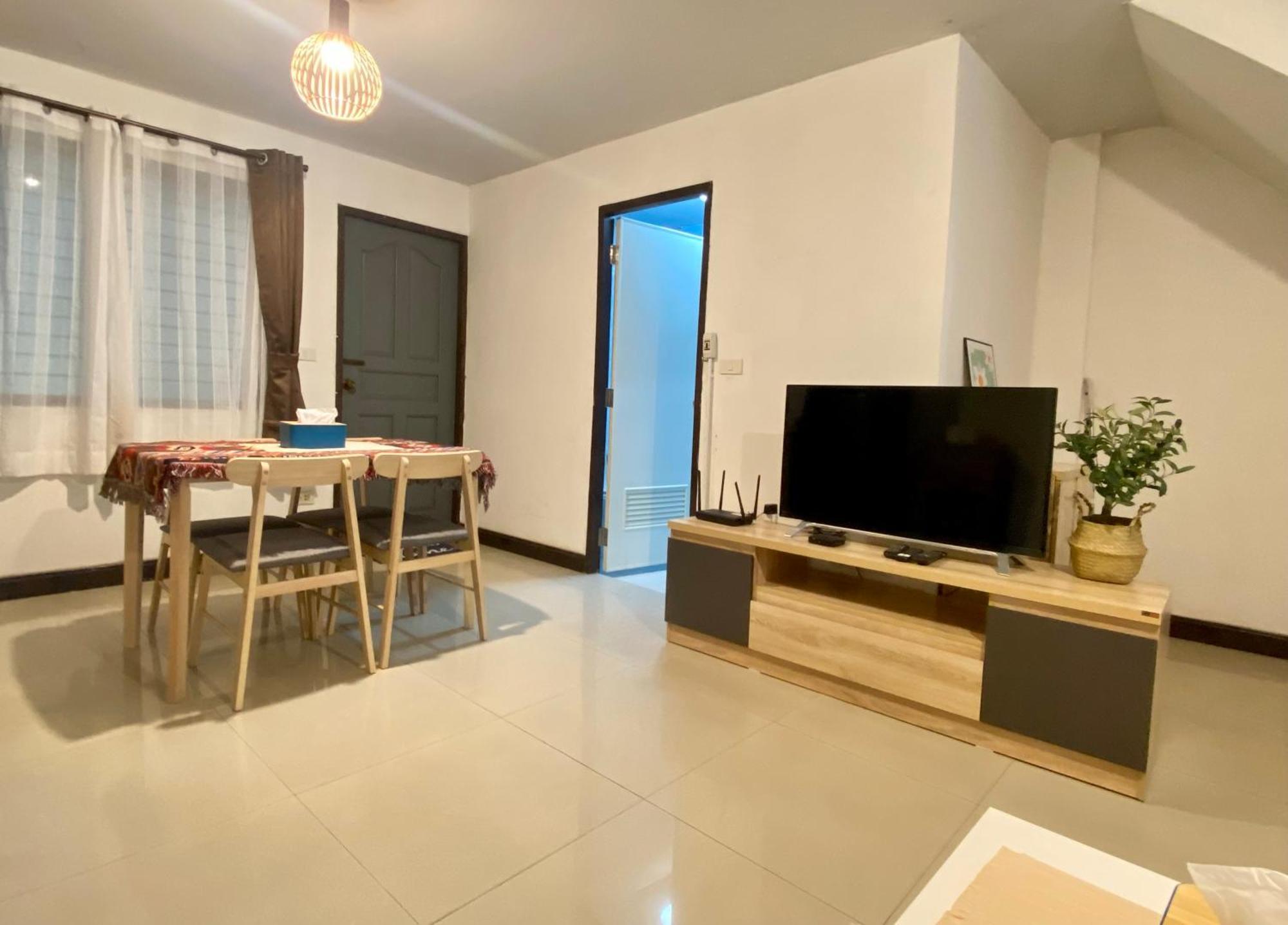 Apartment Townhome 3 Beds 3 Baths Peaceful Full Funiture&air Con *