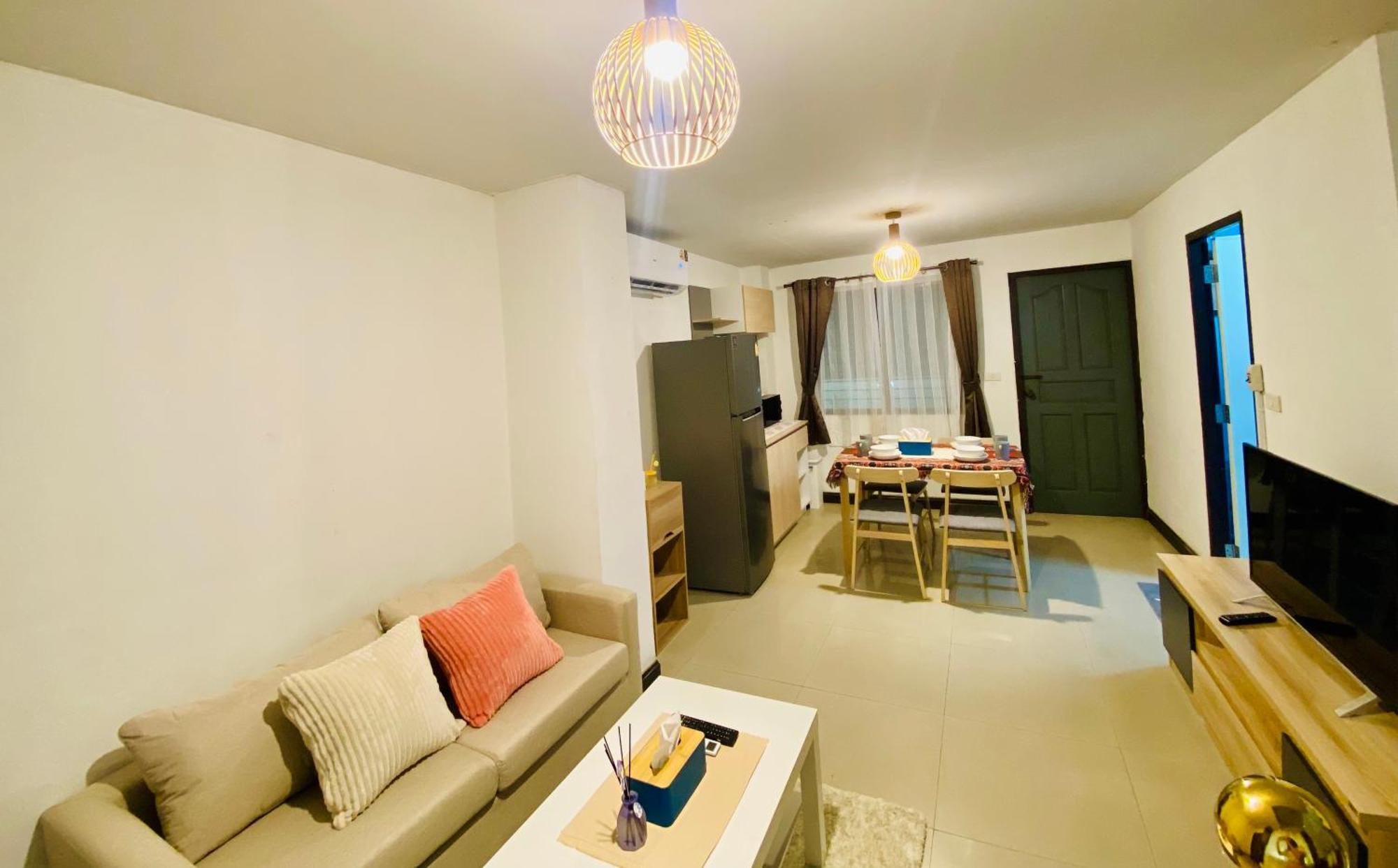 Townhome 3 Beds 3 Baths Peaceful Full Funiture&air Con *