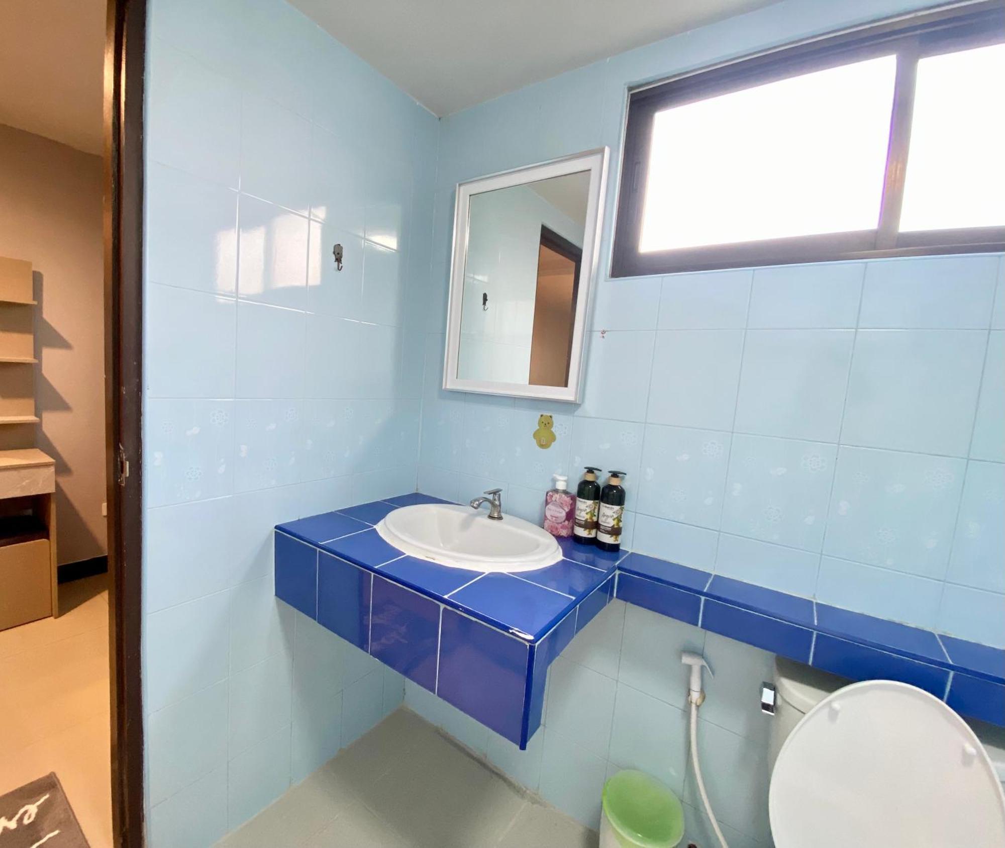 Townhome 3 Beds 3 Baths Peaceful Full Funiture&air Con Apartment *