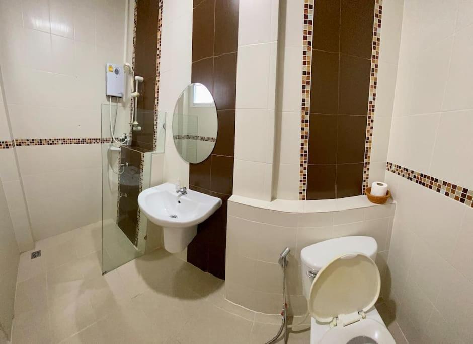 Apartment Skyzie Nimman With Airport Pick Up