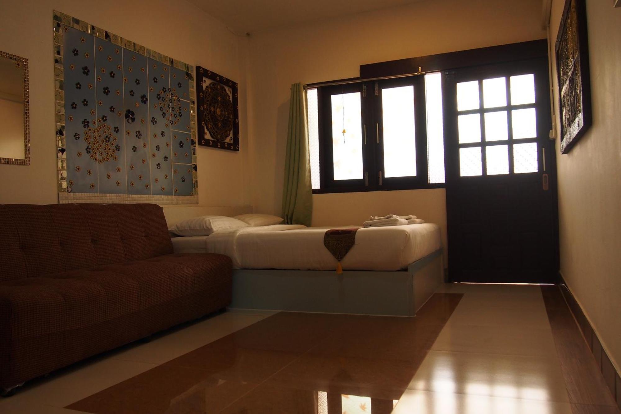Hotel Wiang Kum Kam 3*